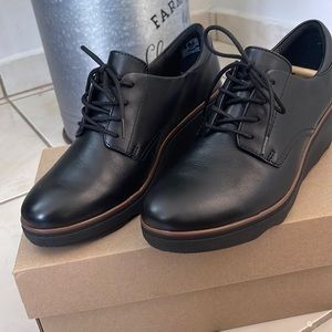 Collection by Clark’s MAZY HYANNIS, Black Lesther, Cuir Noir